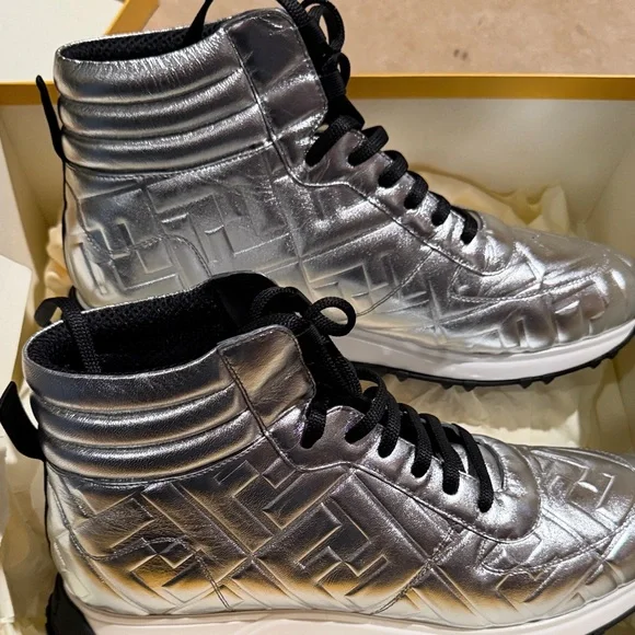 Fendi Silver High-Top Sneaker Label Artwork - Picture 4 of 7